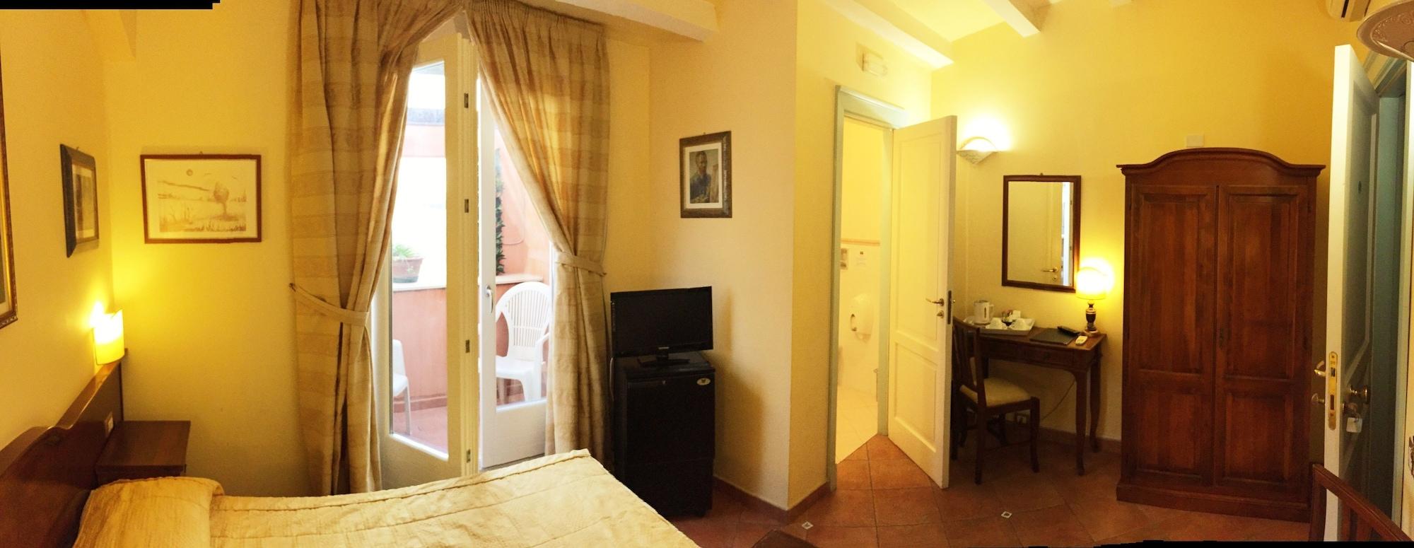 Hotel Mediterraneo Syracuse Exterior photo