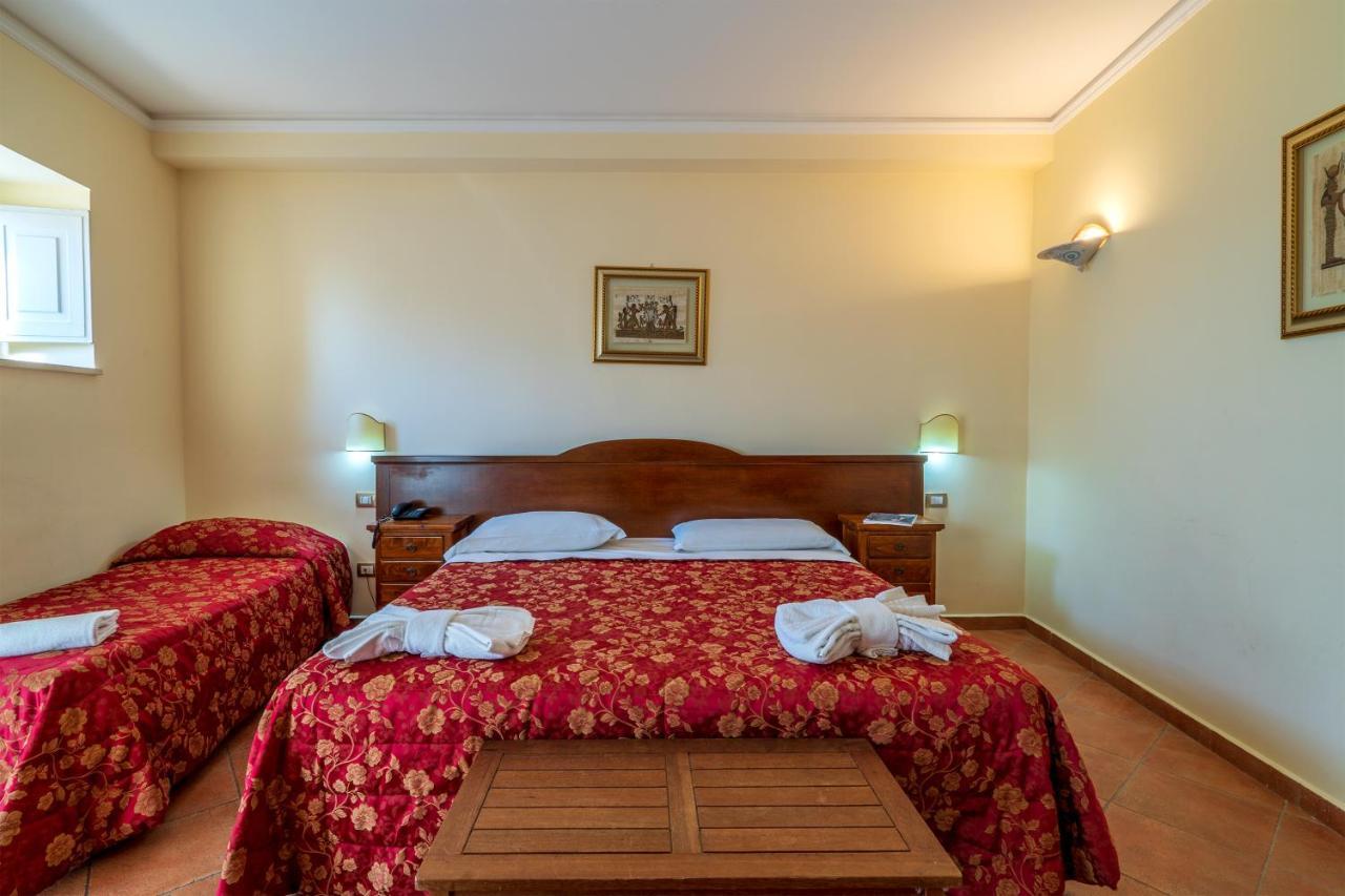 Hotel Mediterraneo Syracuse Exterior photo