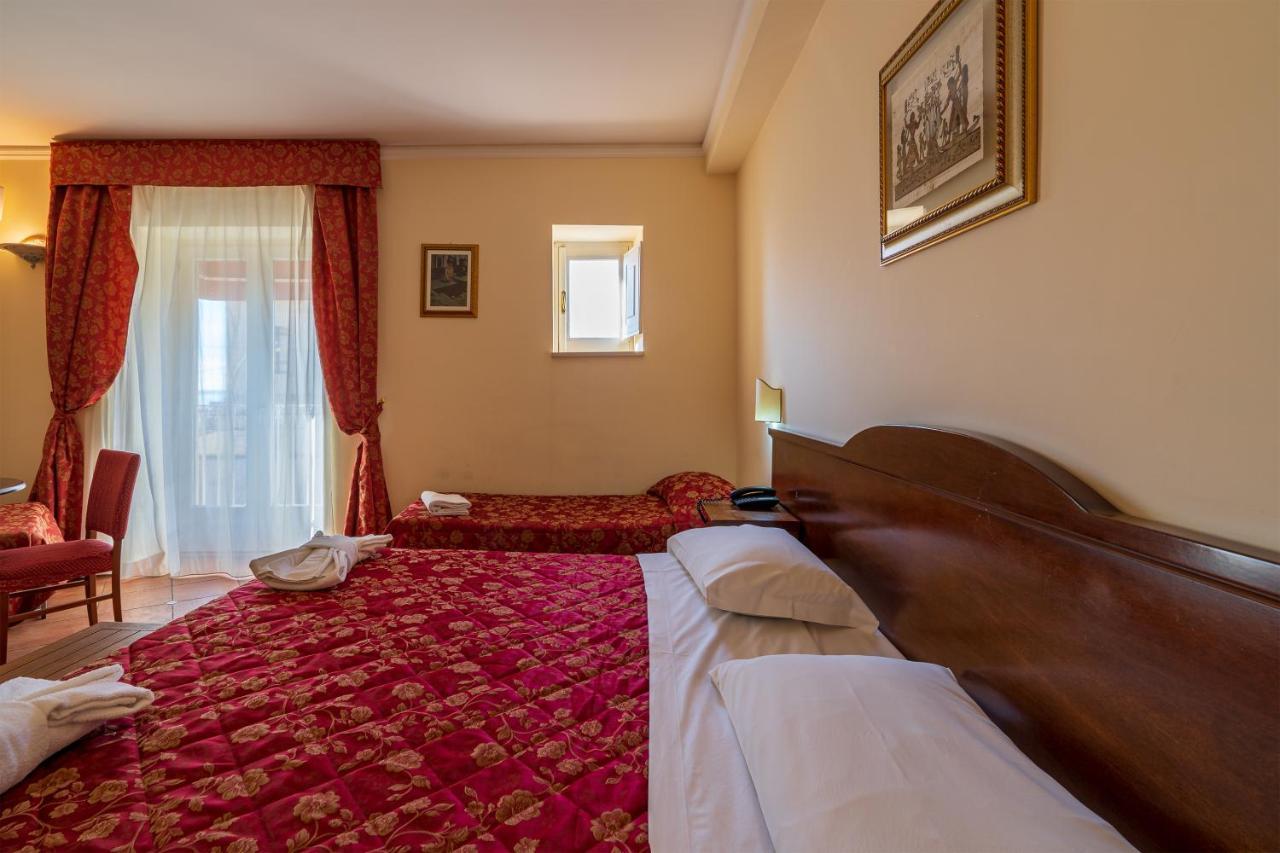 Hotel Mediterraneo Syracuse Exterior photo