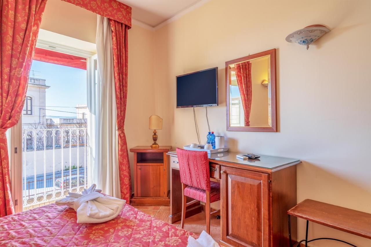 Hotel Mediterraneo Syracuse Exterior photo