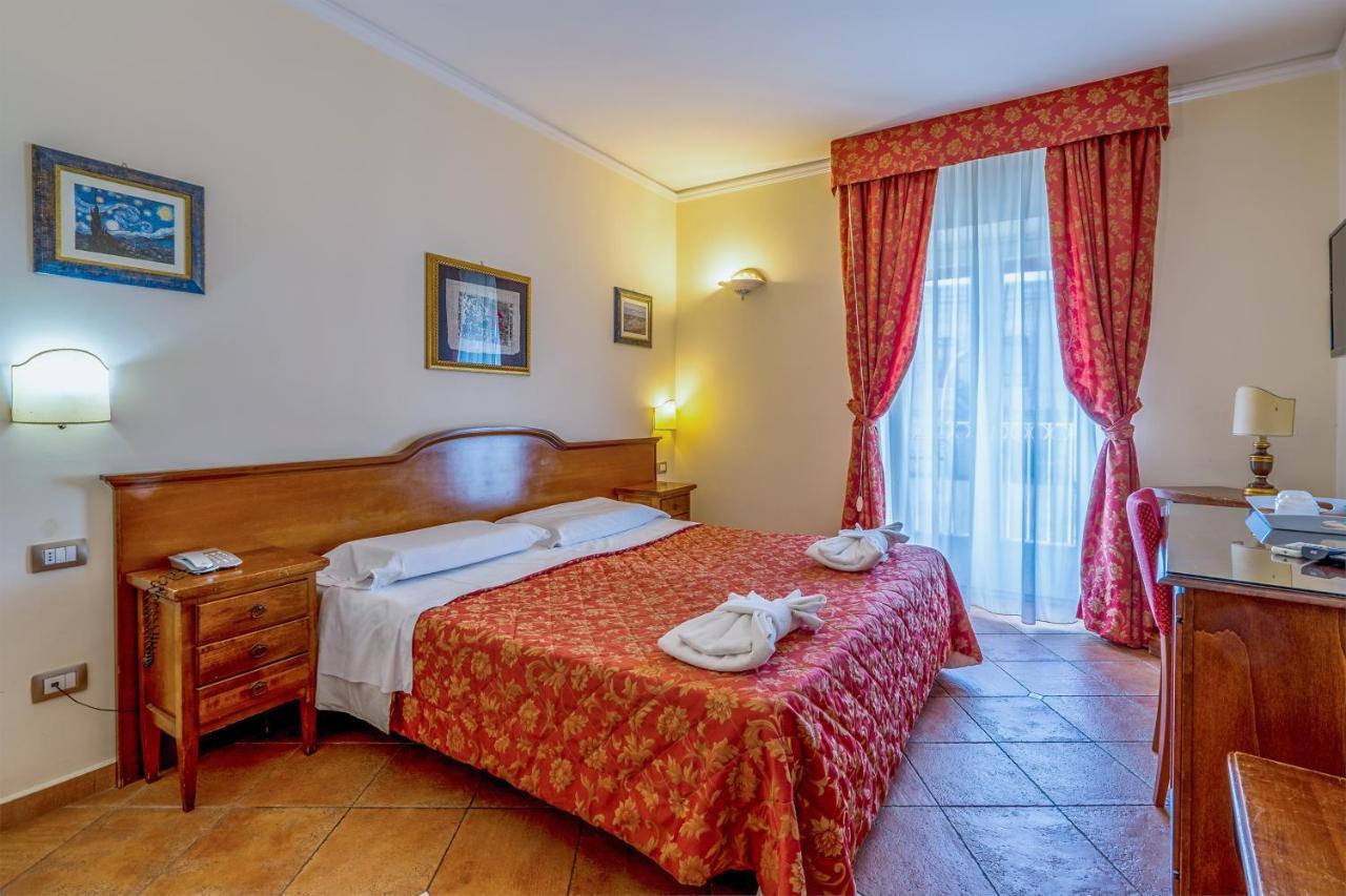 Hotel Mediterraneo Syracuse Exterior photo