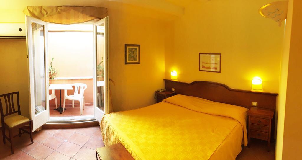 Hotel Mediterraneo Syracuse Exterior photo